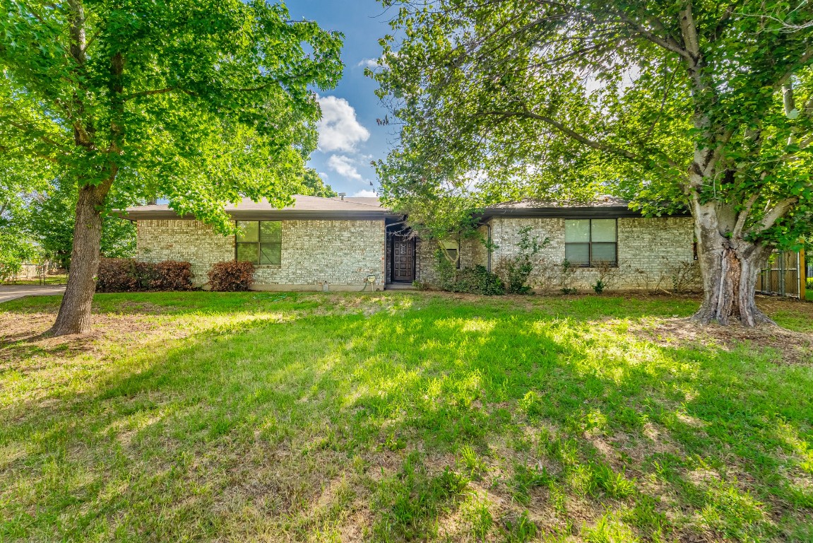 215 Tracy Lee Court Burleson TX 76028