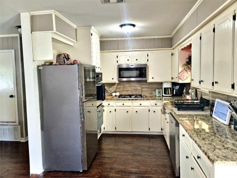 215 N Karl Cayton Street Groesbeck TX 76642