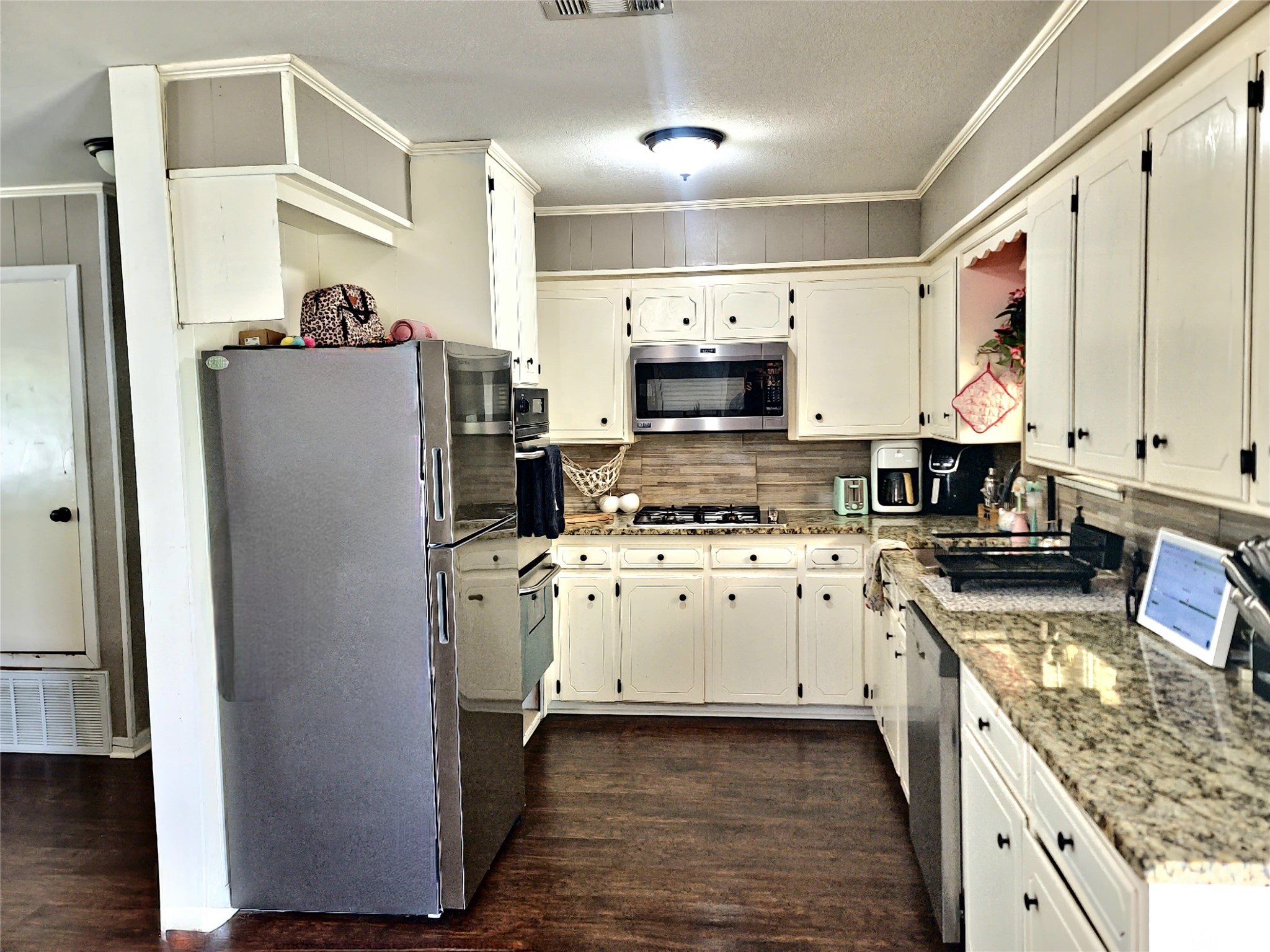 215 N Karl Cayton Street Groesbeck TX 76642