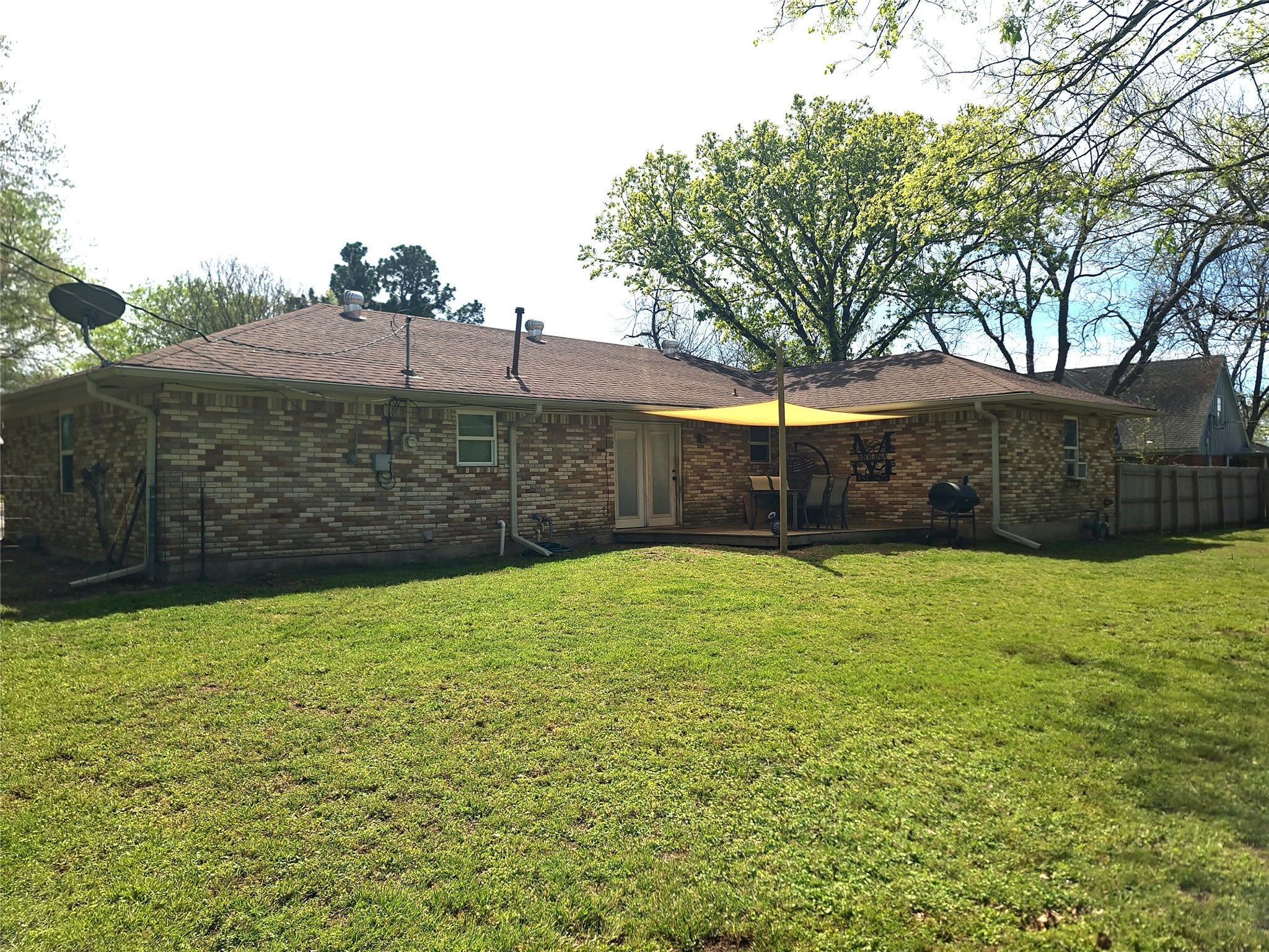 215 N Karl Cayton Street Groesbeck TX 76642