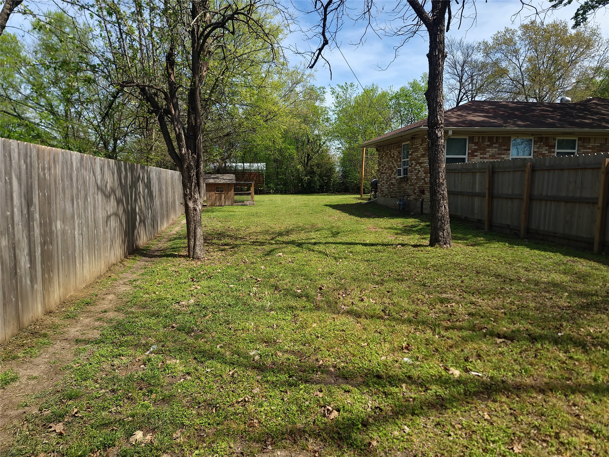 215 N Karl Cayton Street Groesbeck TX 76642