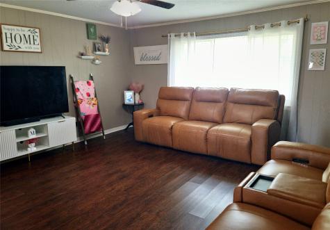 215 N Karl Cayton Street Groesbeck TX 76642
