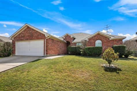 1502 Harwood Road Arlington TX 76018