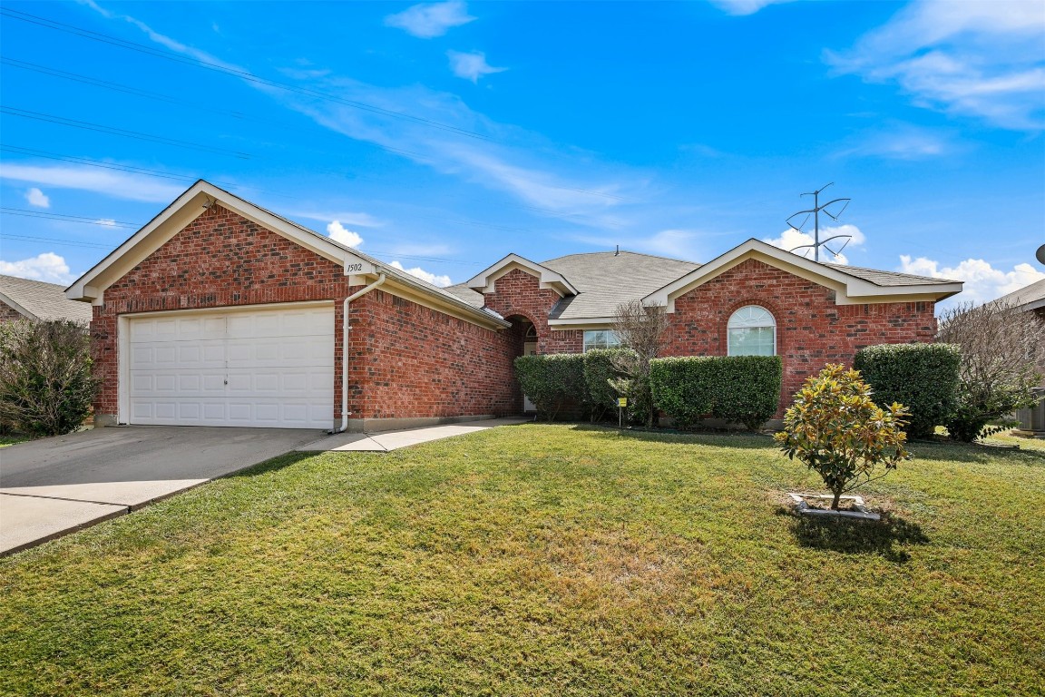 1502 Harwood Road Arlington TX 76018