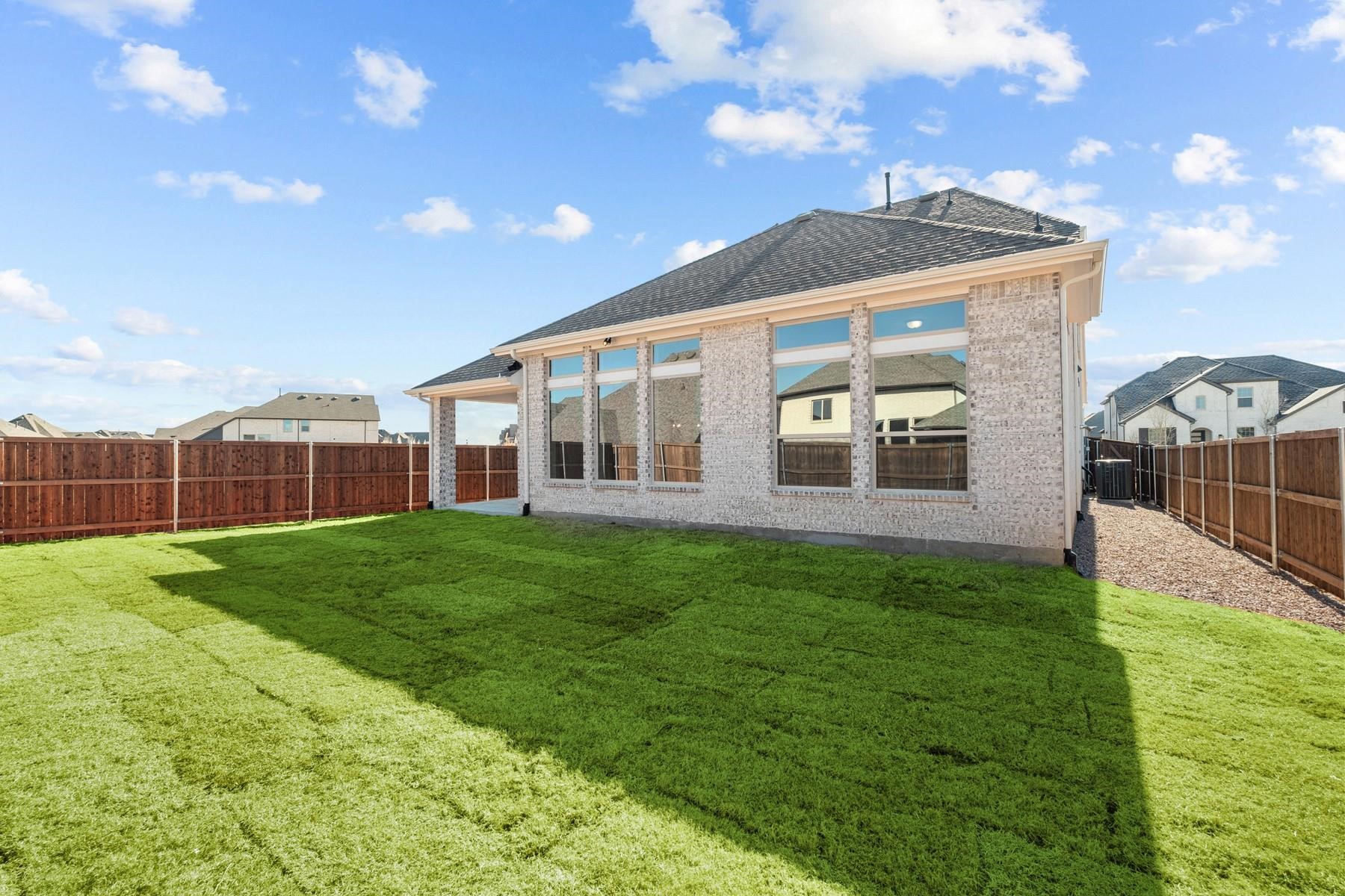 1521 Buttercup Avenue Aubrey TX 76227