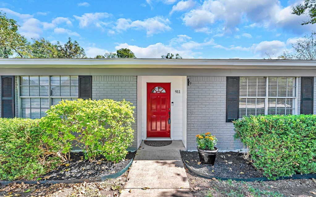 911 Fairway Road Woodway TX 76712