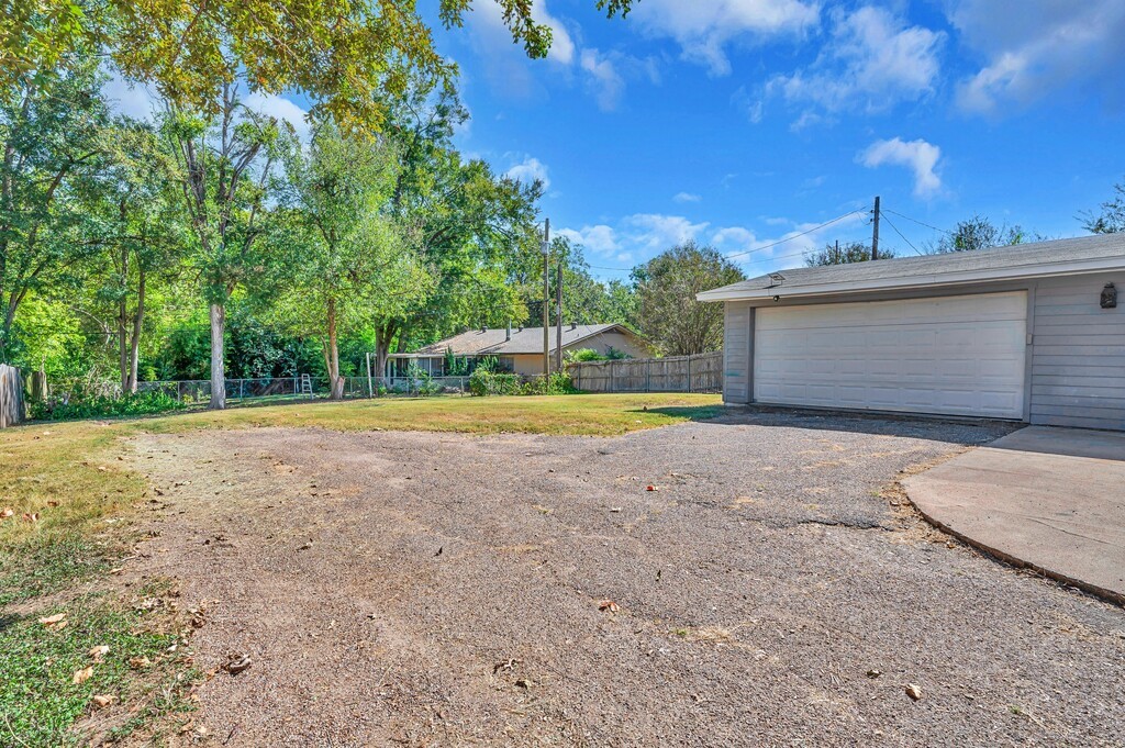 911 Fairway Road Woodway TX 76712