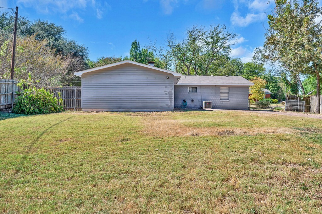 911 Fairway Road Woodway TX 76712