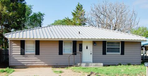 1612 Lee Street Levelland TX 79336