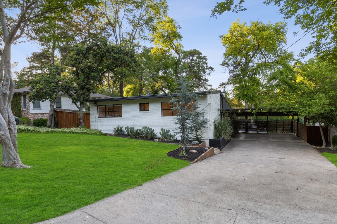 2849 Claudette Avenue Dallas TX 75211