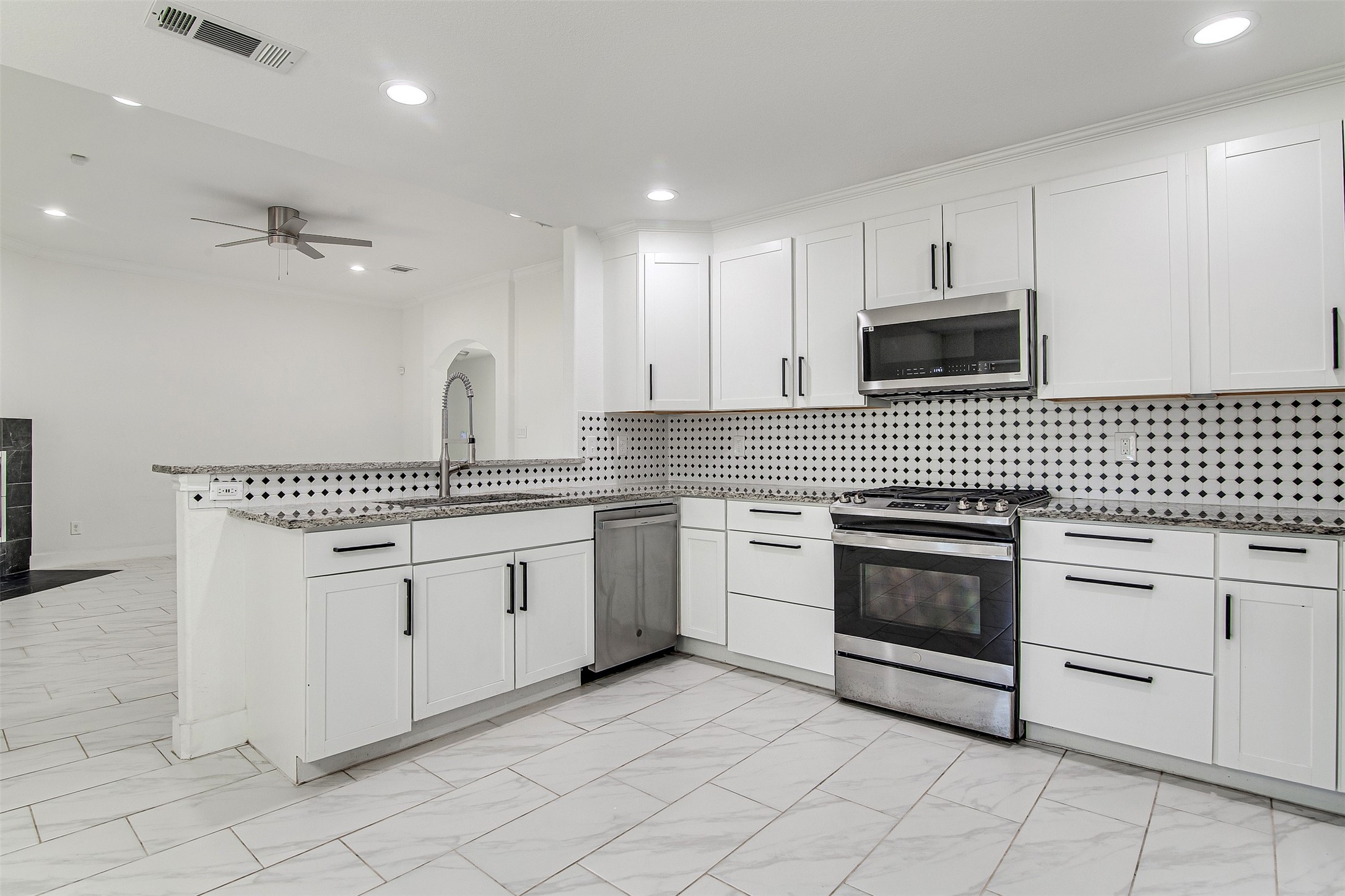 7137 John T White Road Fort Worth TX 76120