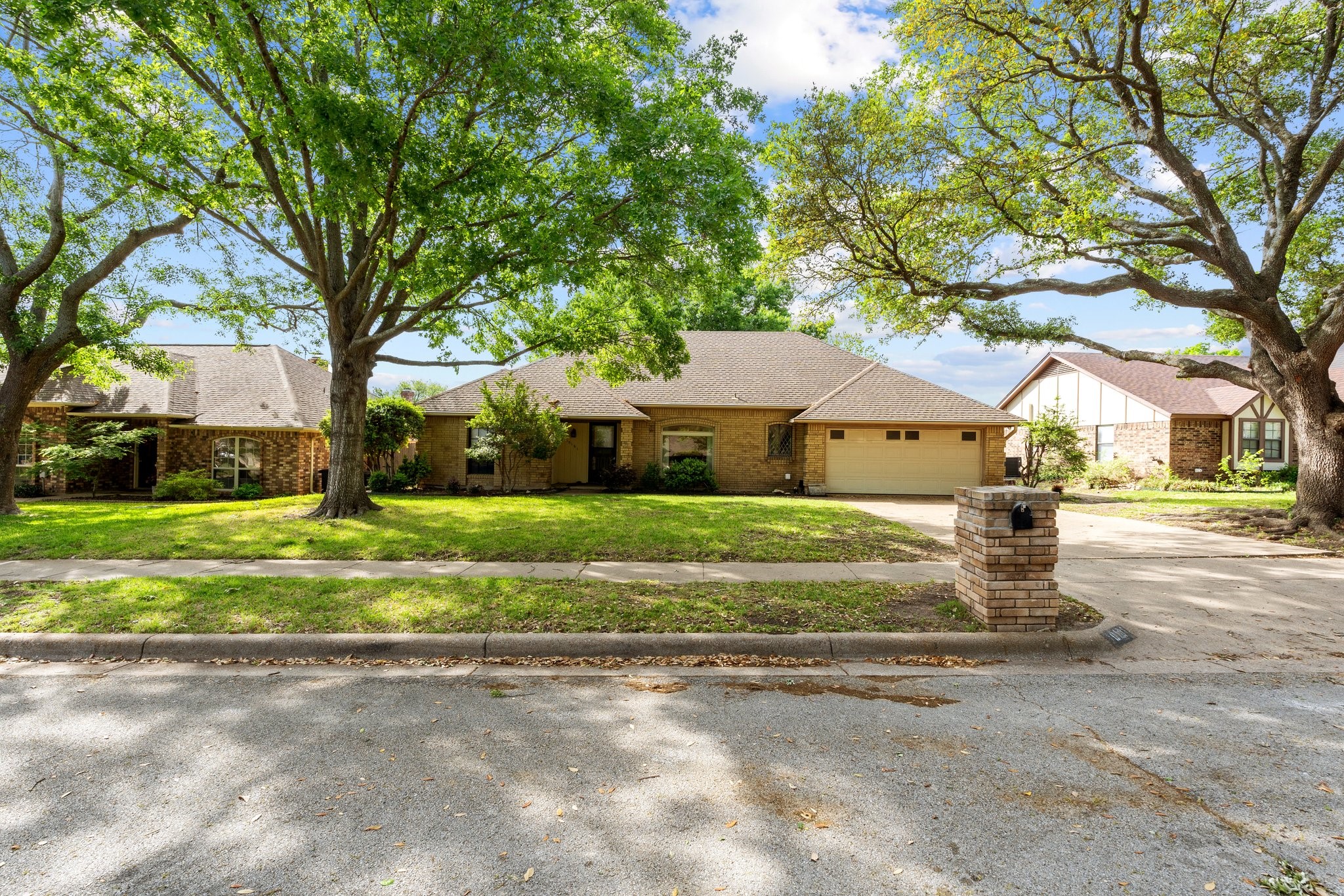 10161 Stoneleigh Drive Benbrook TX 76126