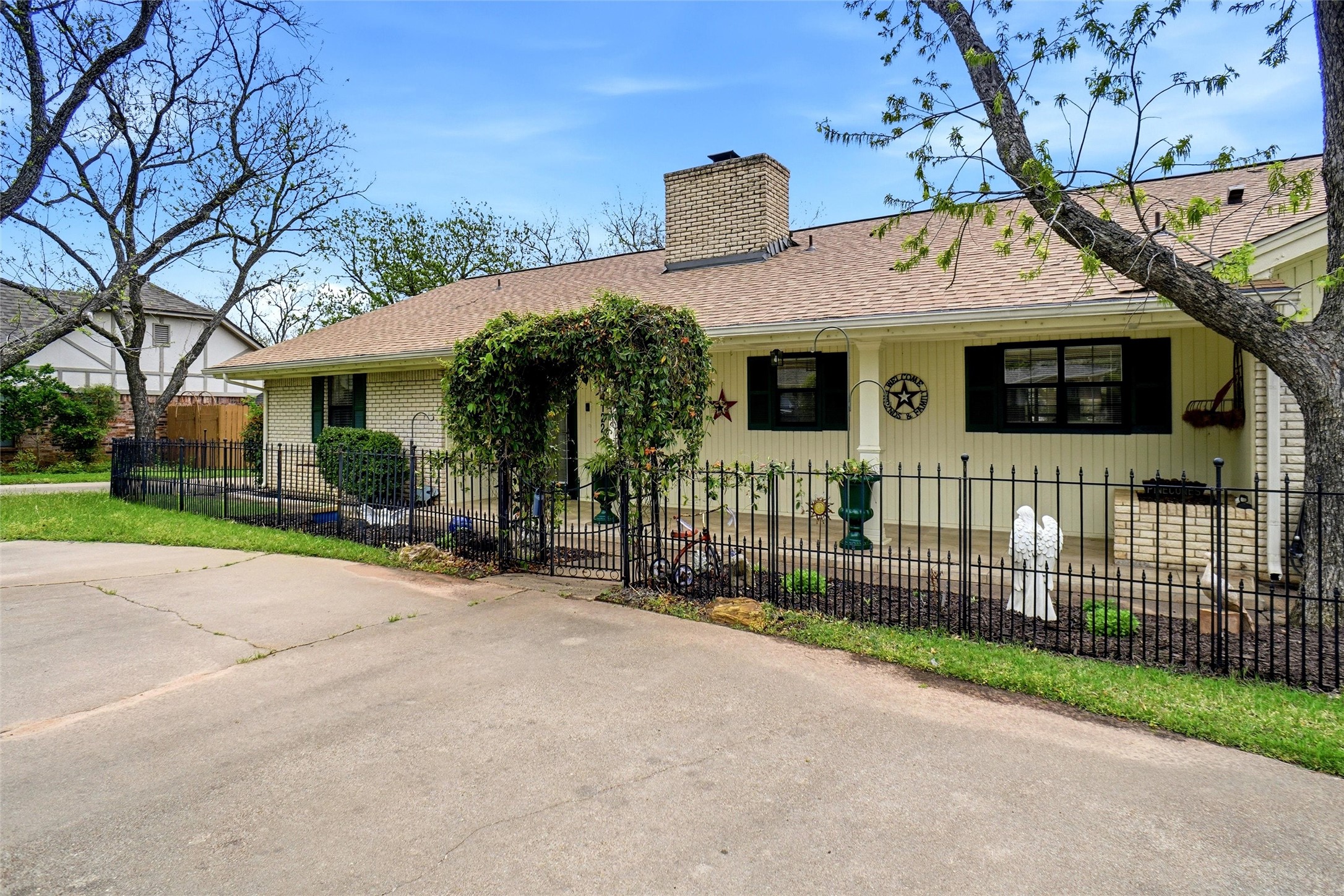 6122 Belvidere Circle Granbury TX 76049