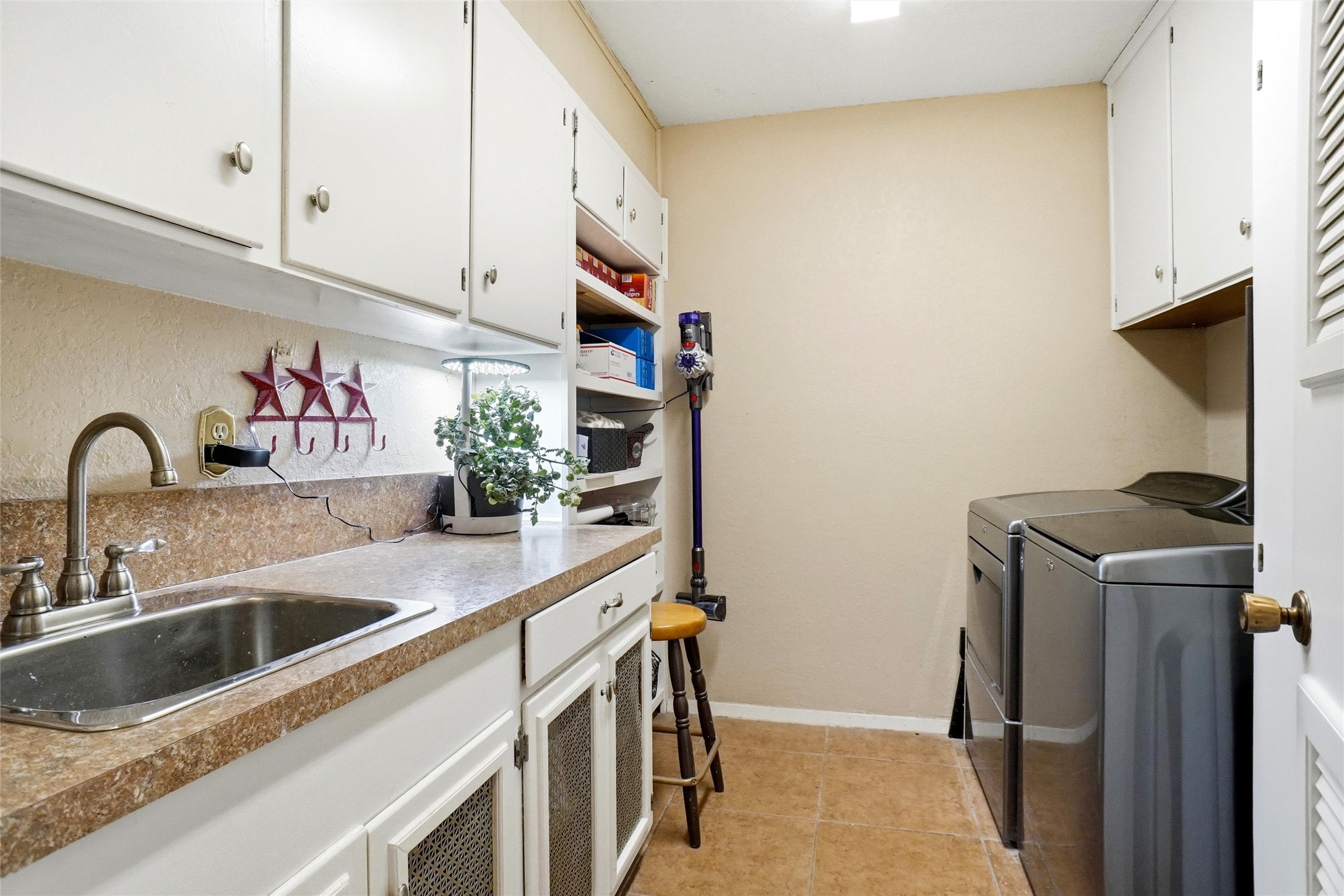 6122 Belvidere Circle Granbury TX 76049