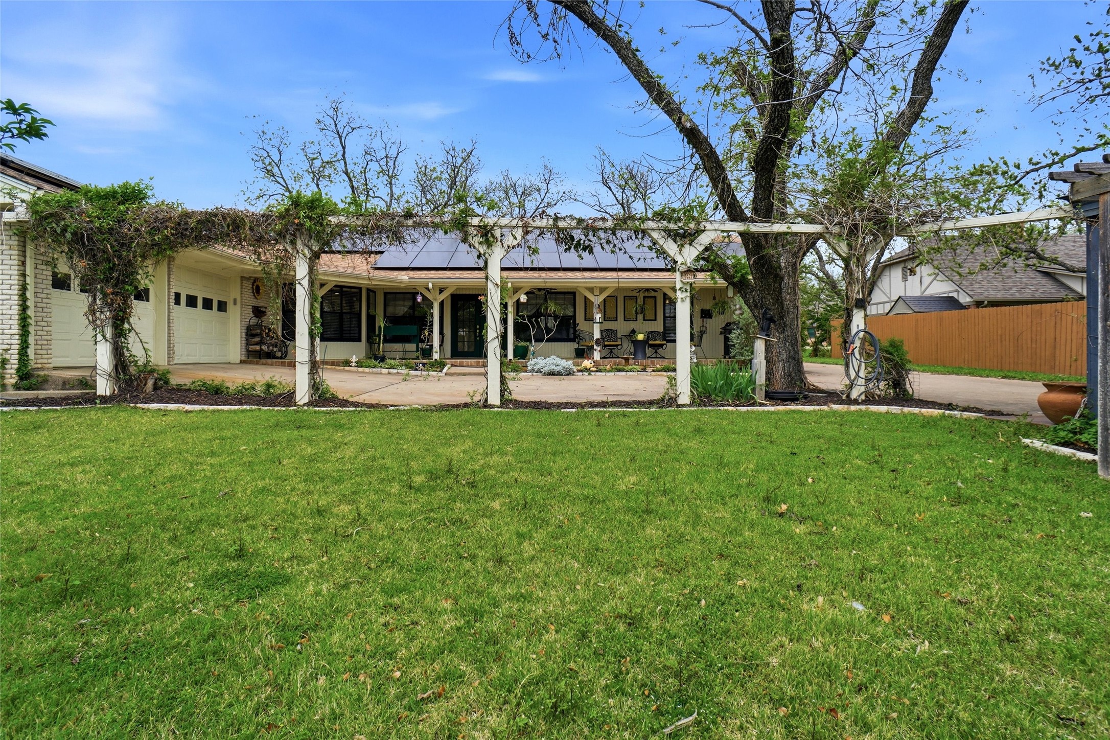 6122 Belvidere Circle Granbury TX 76049