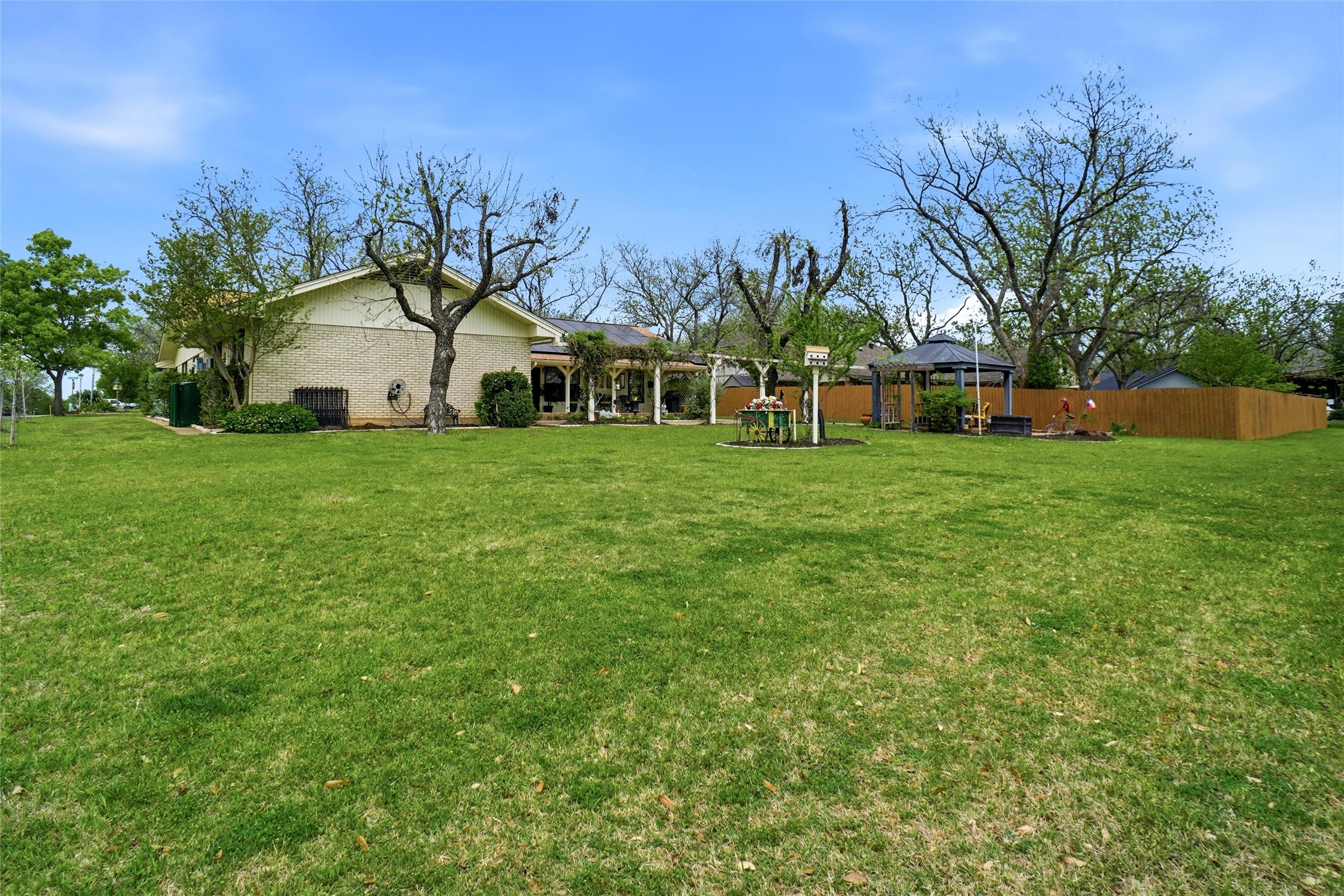 6122 Belvidere Circle Granbury TX 76049