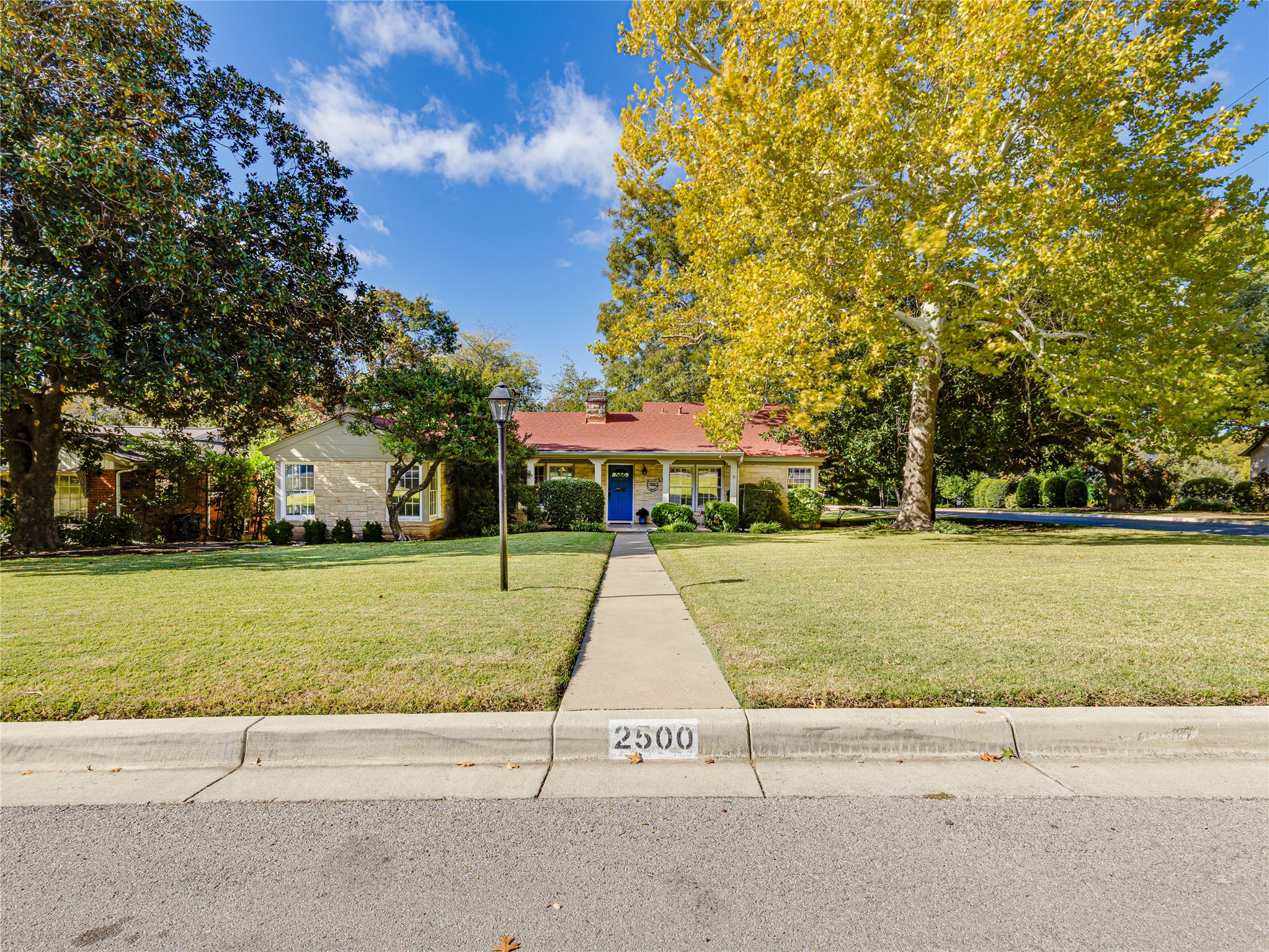 2500 Boyd Avenue Fort Worth TX 76109