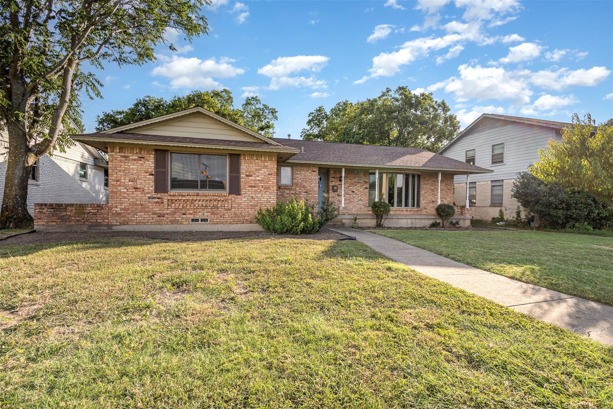 2640 Lakeland Drive Dallas TX 75228