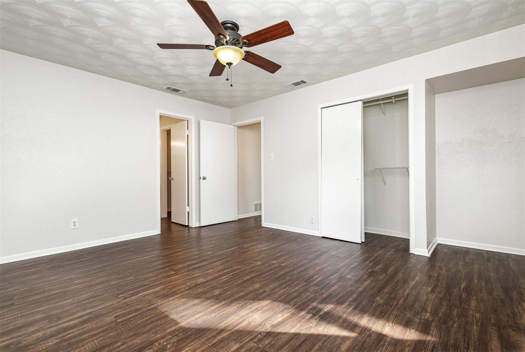 2640 Lakeland Drive Dallas TX 75228