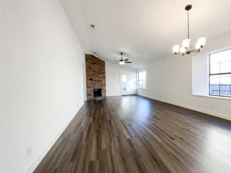 2108 Woodland Oaks Drive Arlington TX 76013