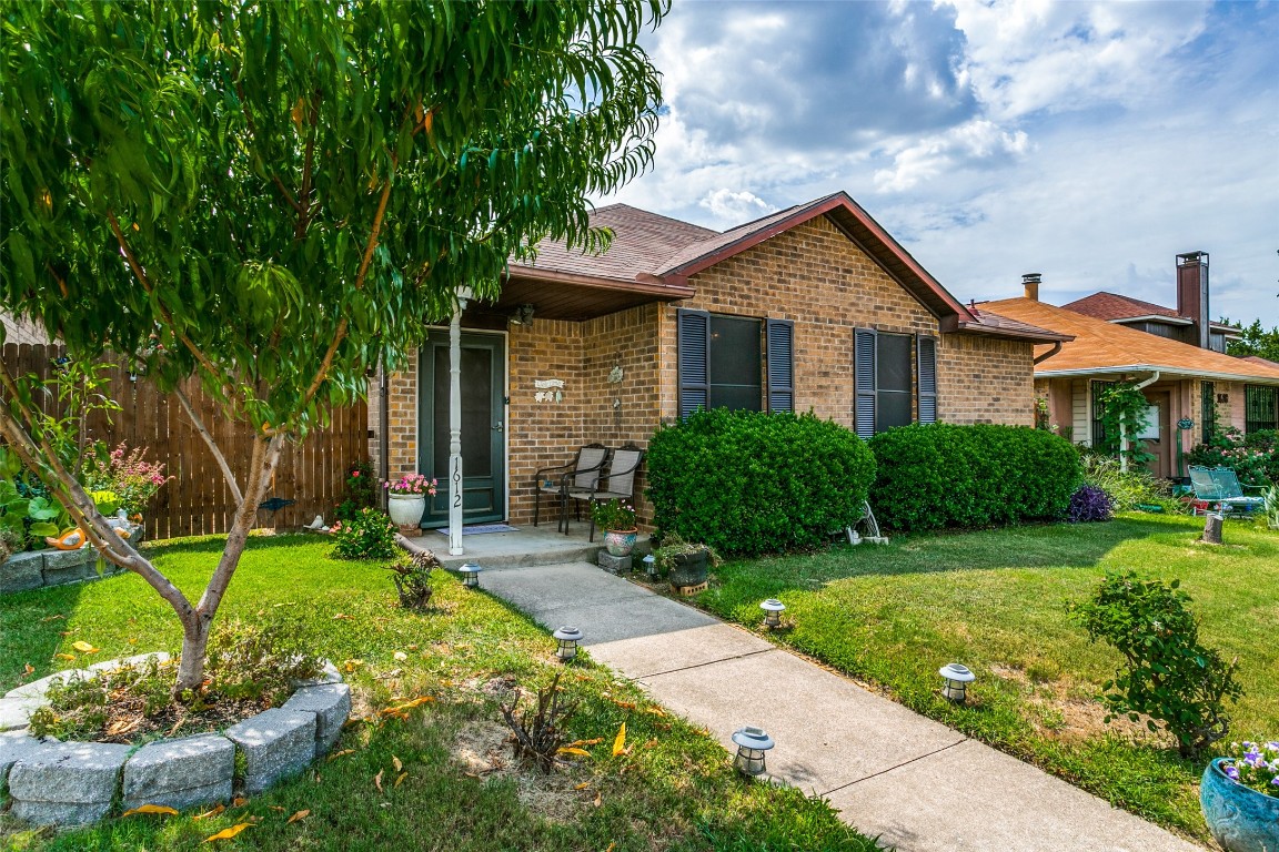 1612 Parkwood Place Irving TX 75060