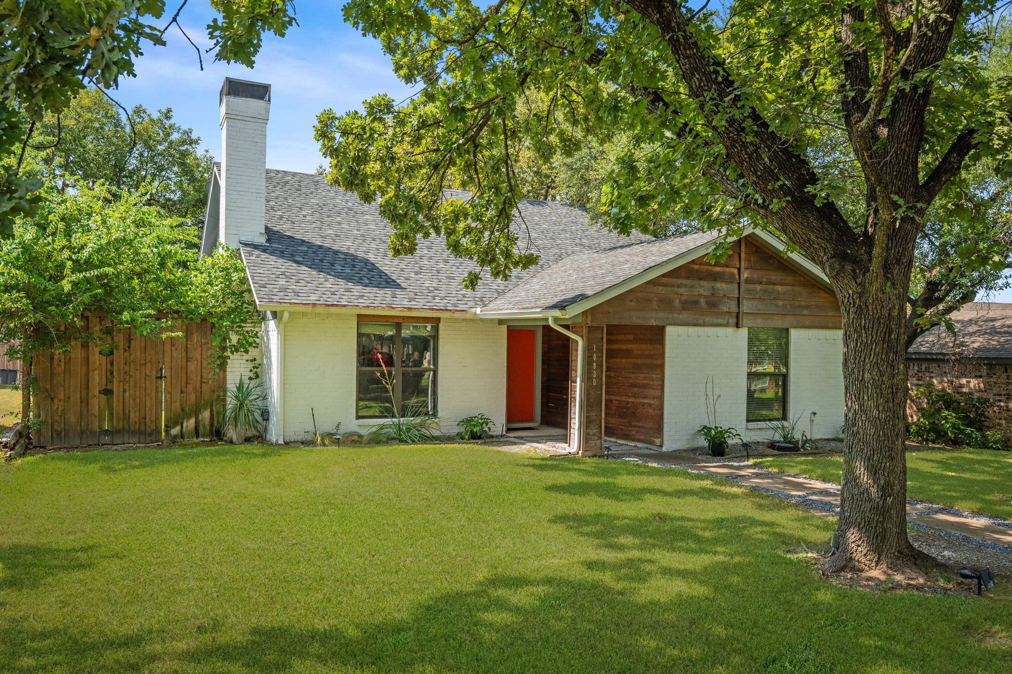 10830 Hayfield Drive Dallas TX 75238