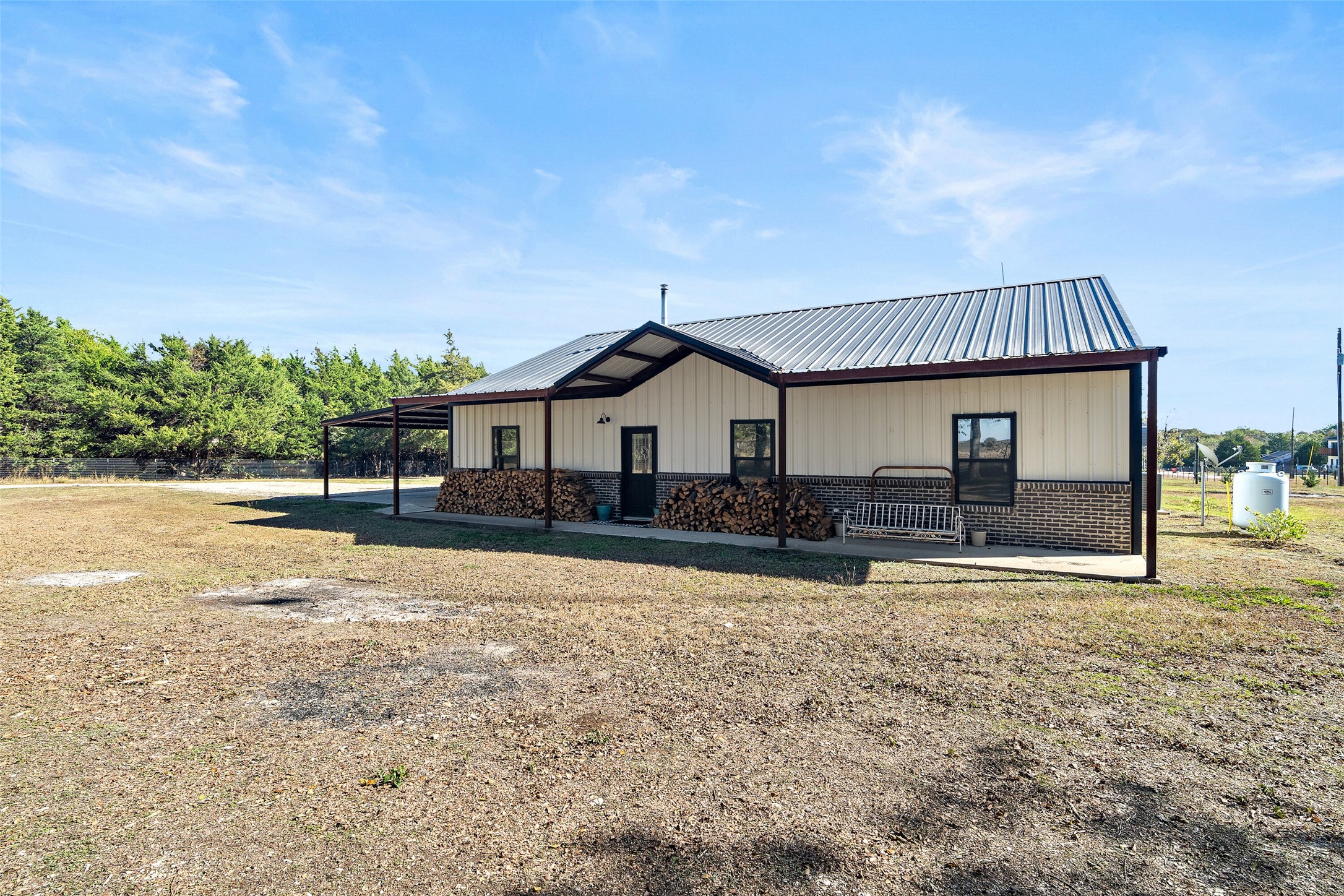 245 County Road 4921 Leonard TX 75452