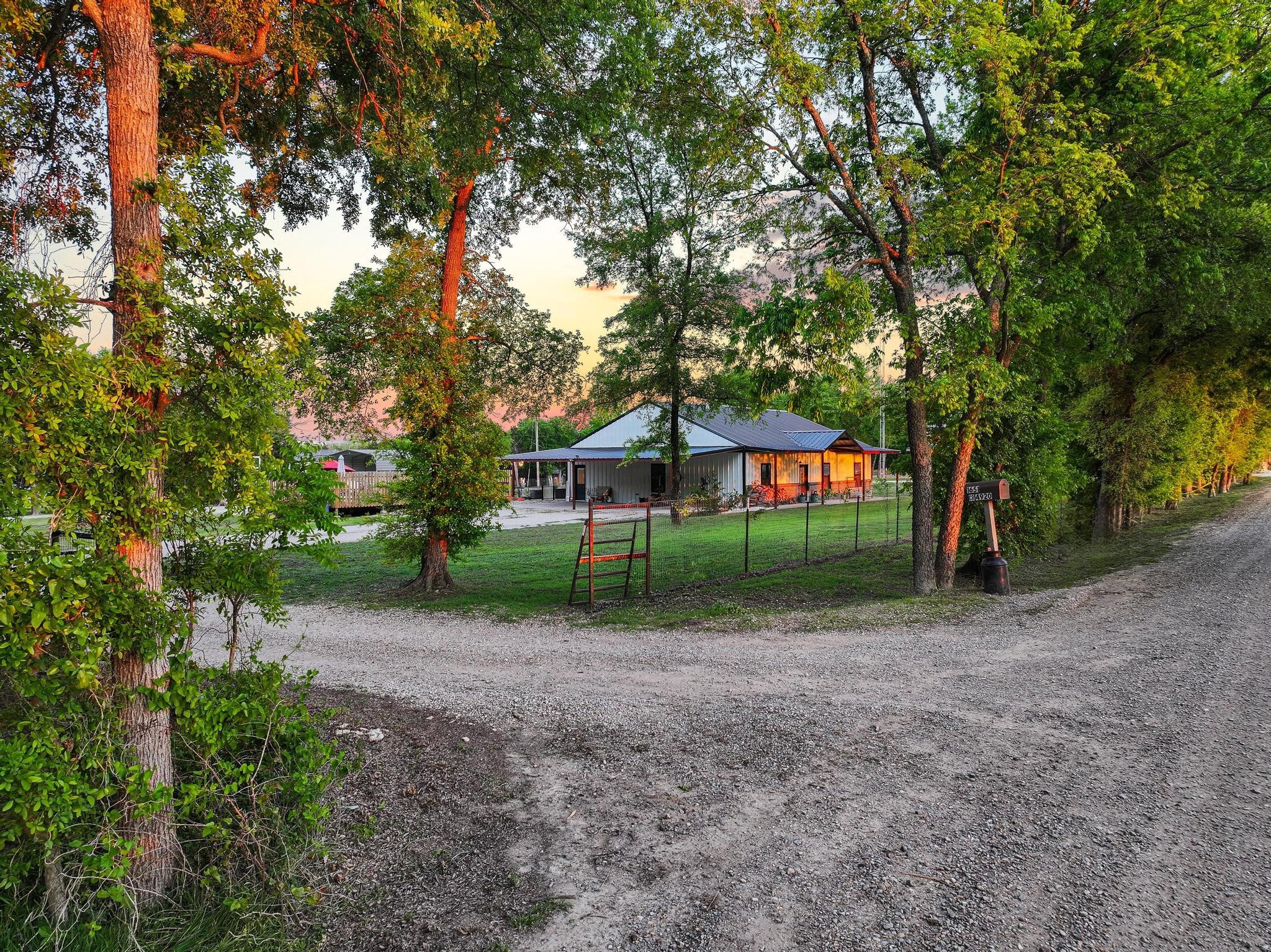 245 County Road 4921 Leonard TX 75452