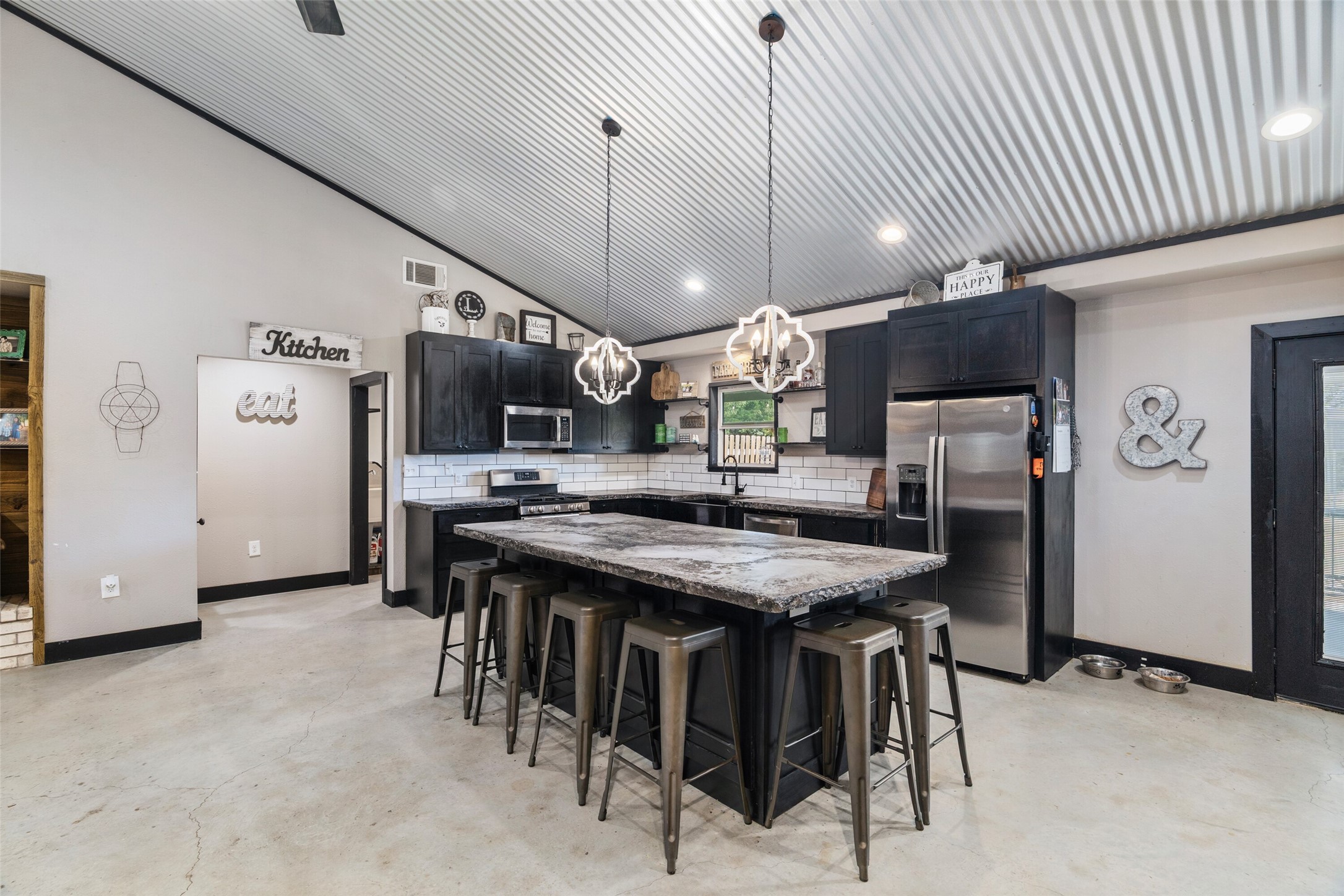 245 County Road 4921 Leonard TX 75452