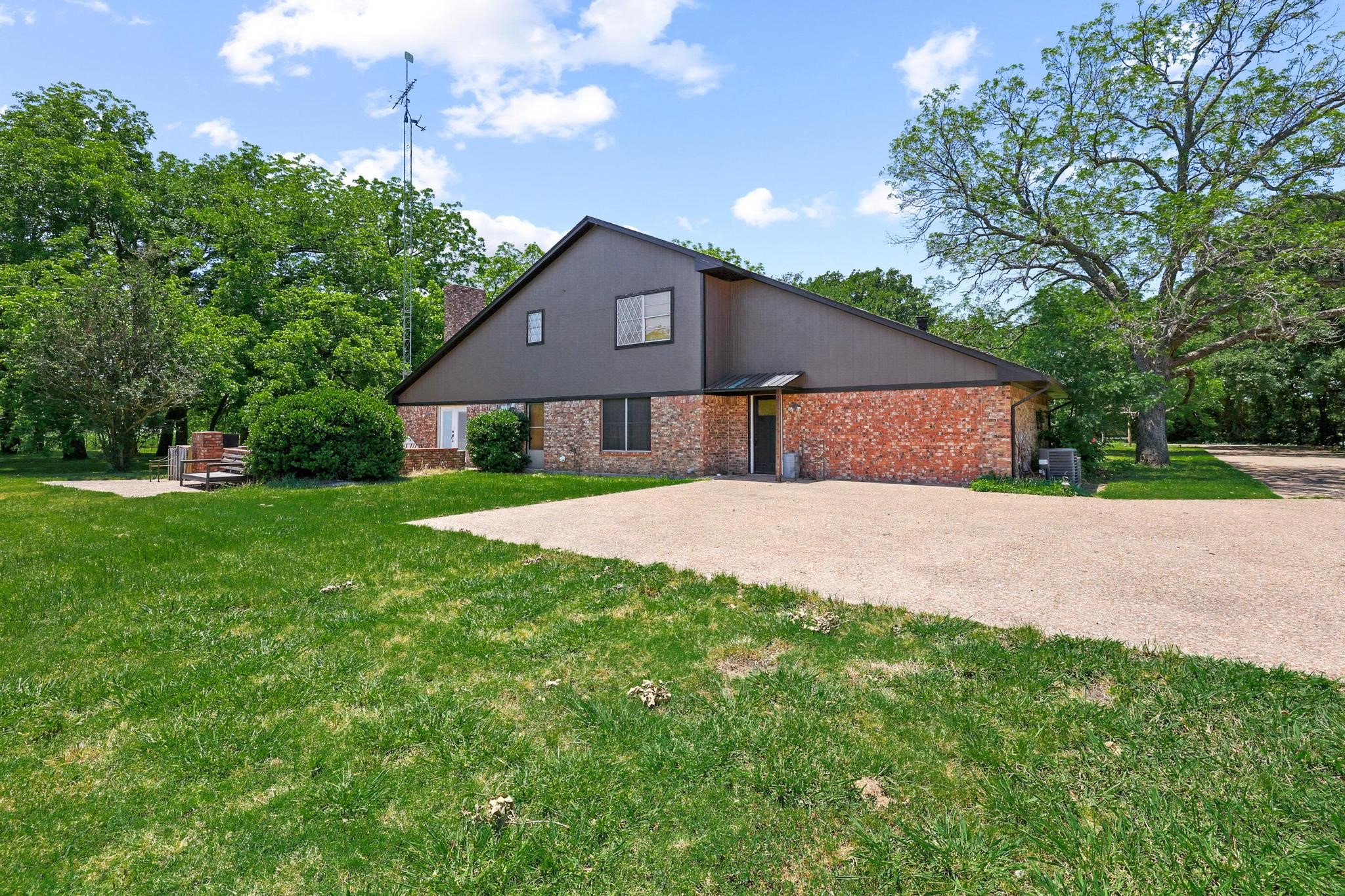 1847 County Road 4205 Bonham TX 75418