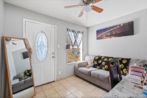 1716 5th Avenue Fort Worth TX 76110