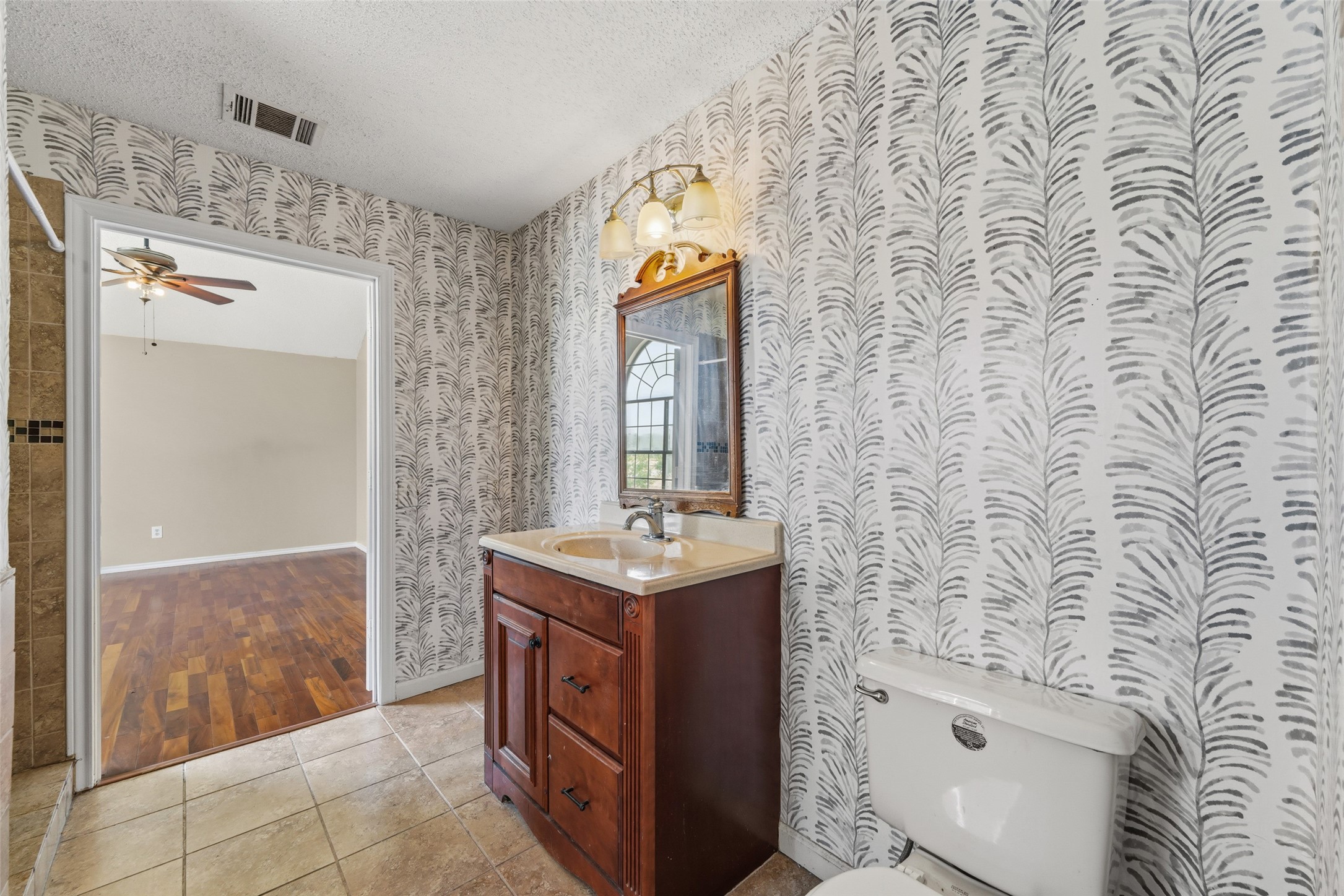 1004 Creekside Drive Mesquite TX 75181