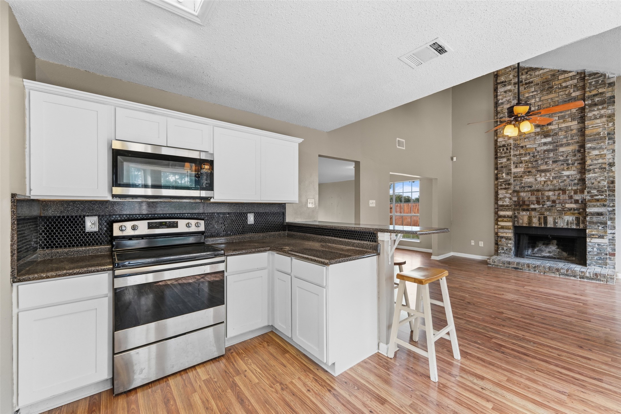 1004 Creekside Drive Mesquite TX 75181