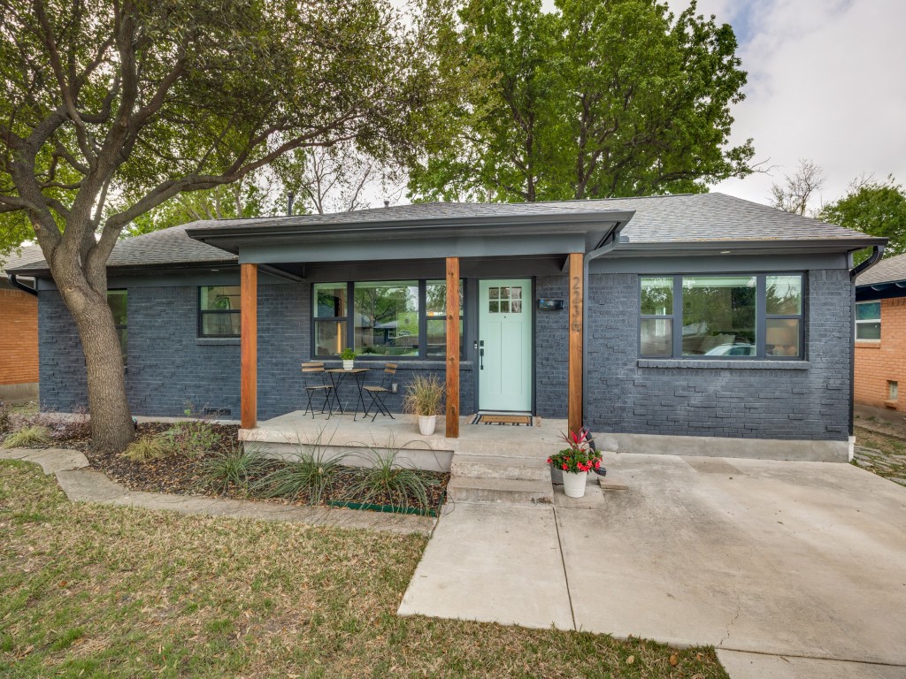 2236 Hartline Drive Dallas TX 75228
