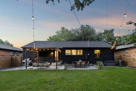 2236 Hartline Drive Dallas TX 75228
