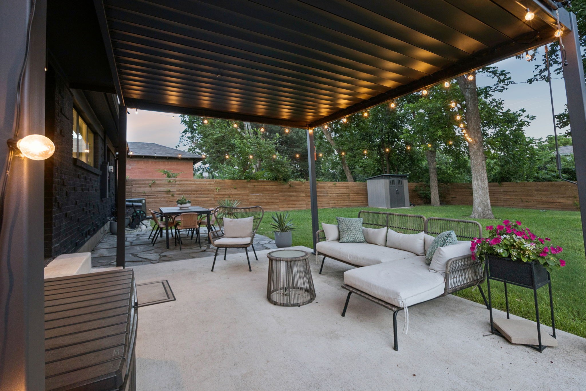 2236 Hartline Drive Dallas TX 75228