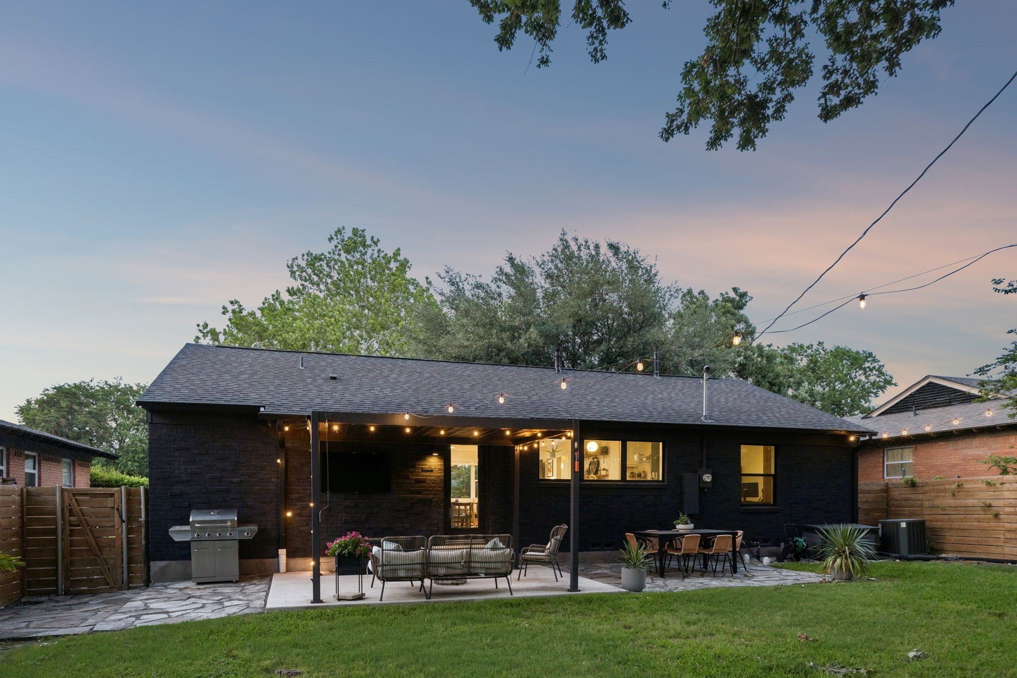 2236 Hartline Drive Dallas TX 75228