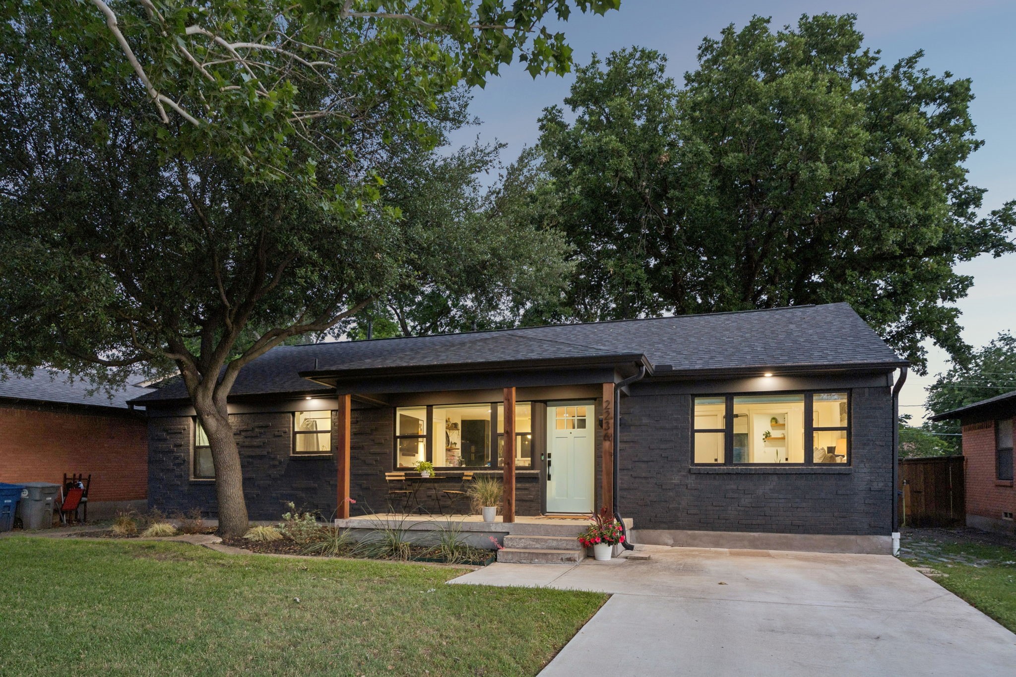 2236 Hartline Drive Dallas TX 75228