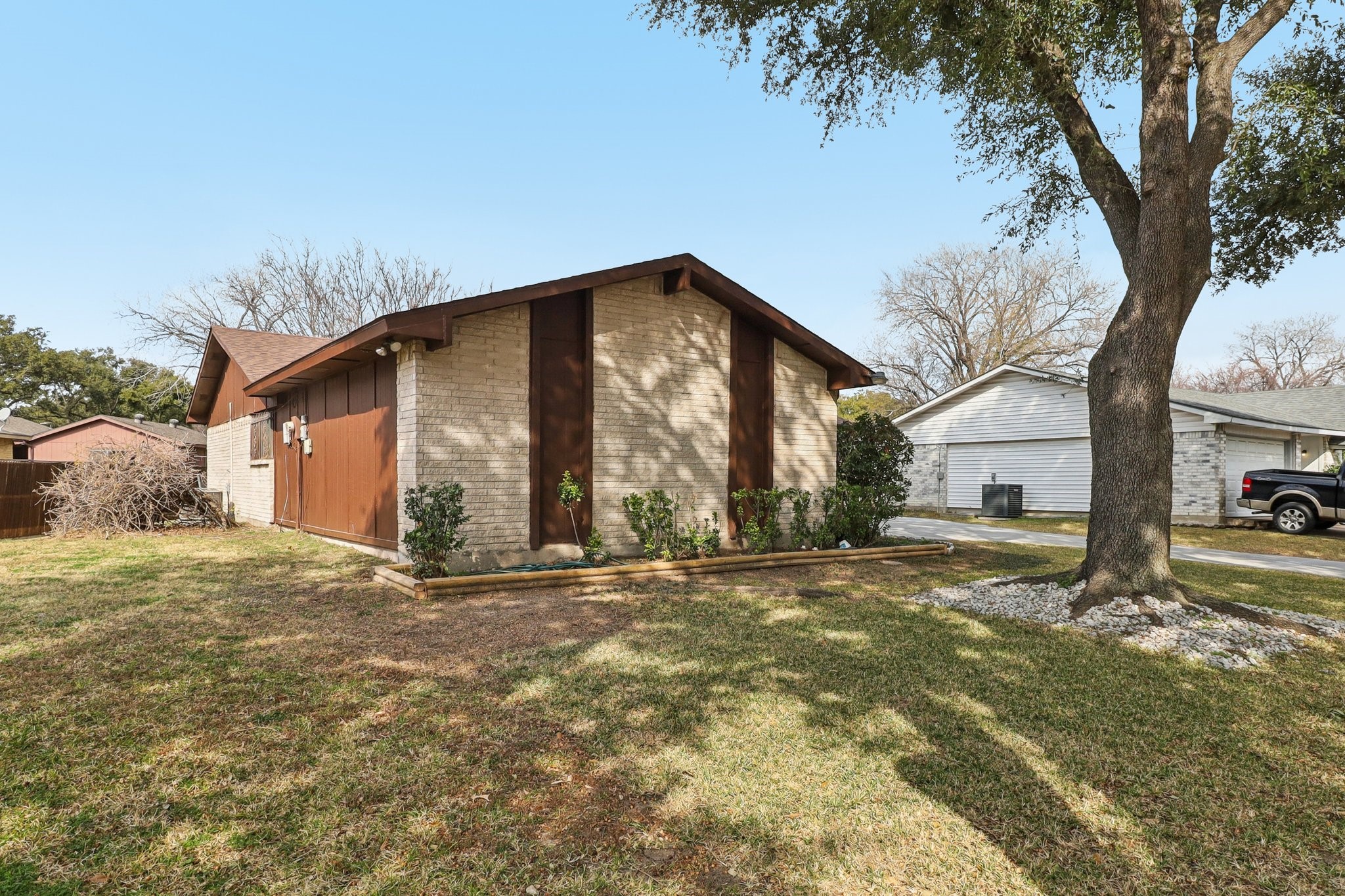 326 E Ferndale Lane Grand Prairie TX 75052