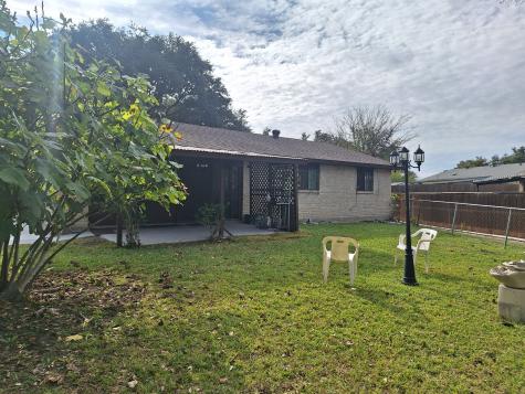 326 E Ferndale Lane Grand Prairie TX 75052