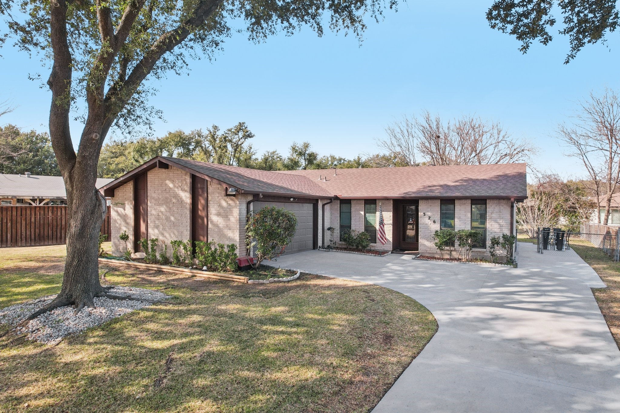 326 E Ferndale Lane Grand Prairie TX 75052