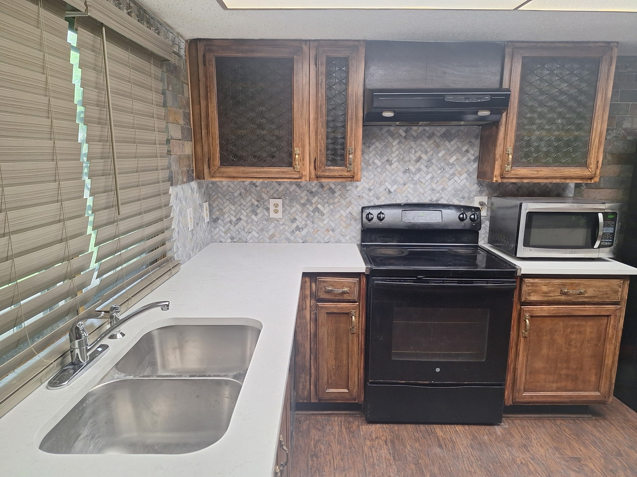 326 E Ferndale Lane Grand Prairie TX 75052