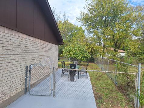 326 E Ferndale Lane Grand Prairie TX 75052