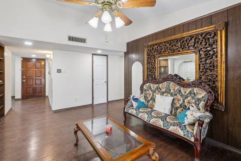 326 E Ferndale Lane Grand Prairie TX 75052