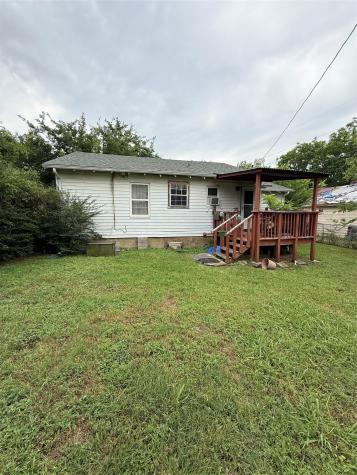 2122 Fort Worth Street Grand Prairie TX 75050