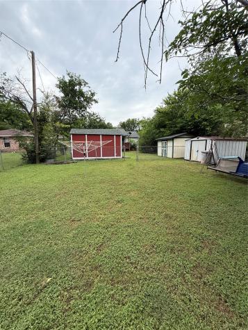 2122 Fort Worth Street Grand Prairie TX 75050