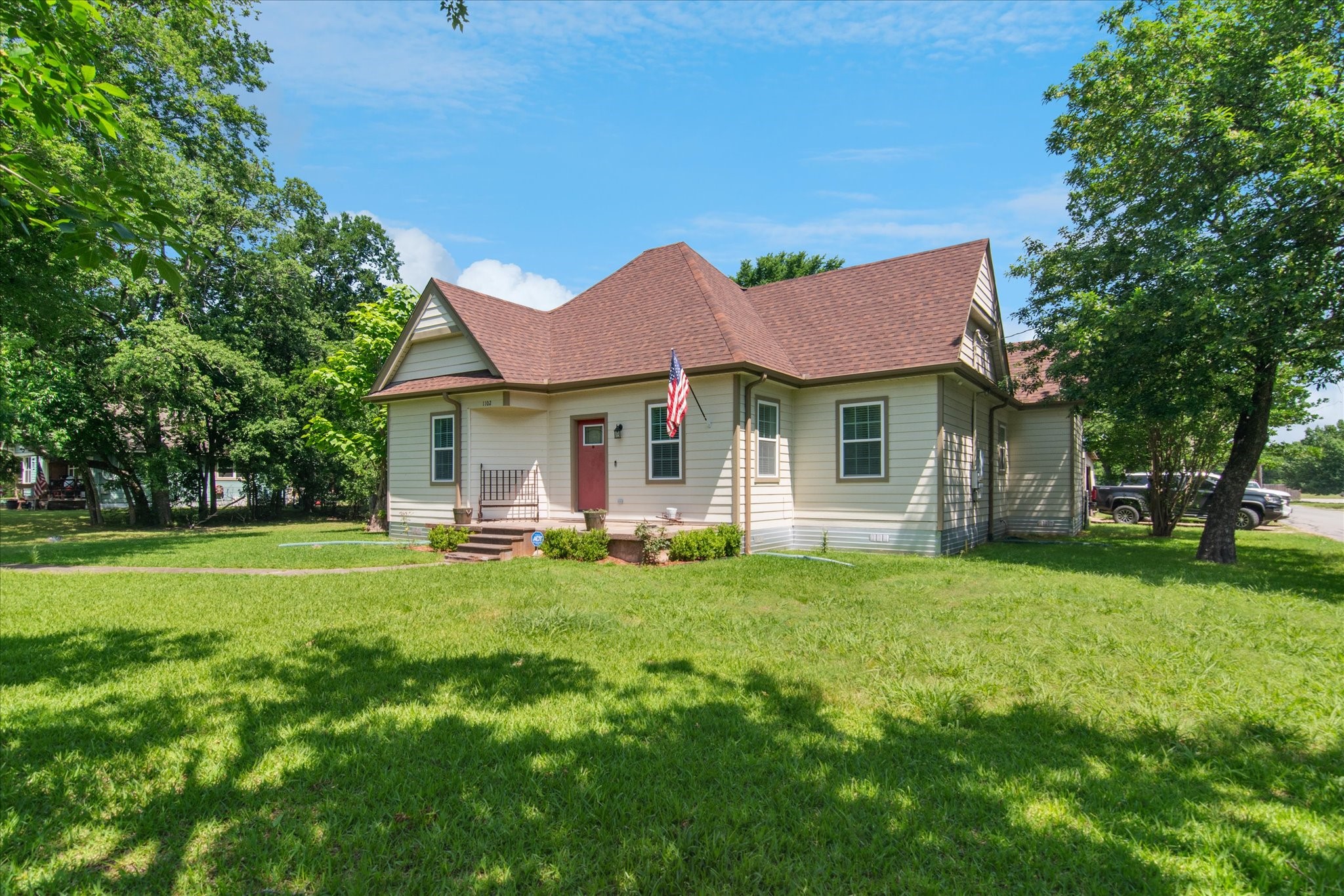 1102 W 12th Street Bonham TX 75418