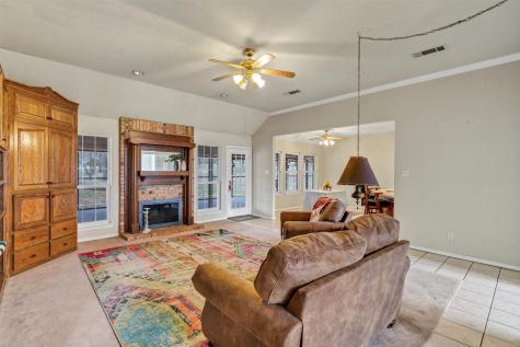 4201 E Bankhead Highway Hudson Oaks TX 76087