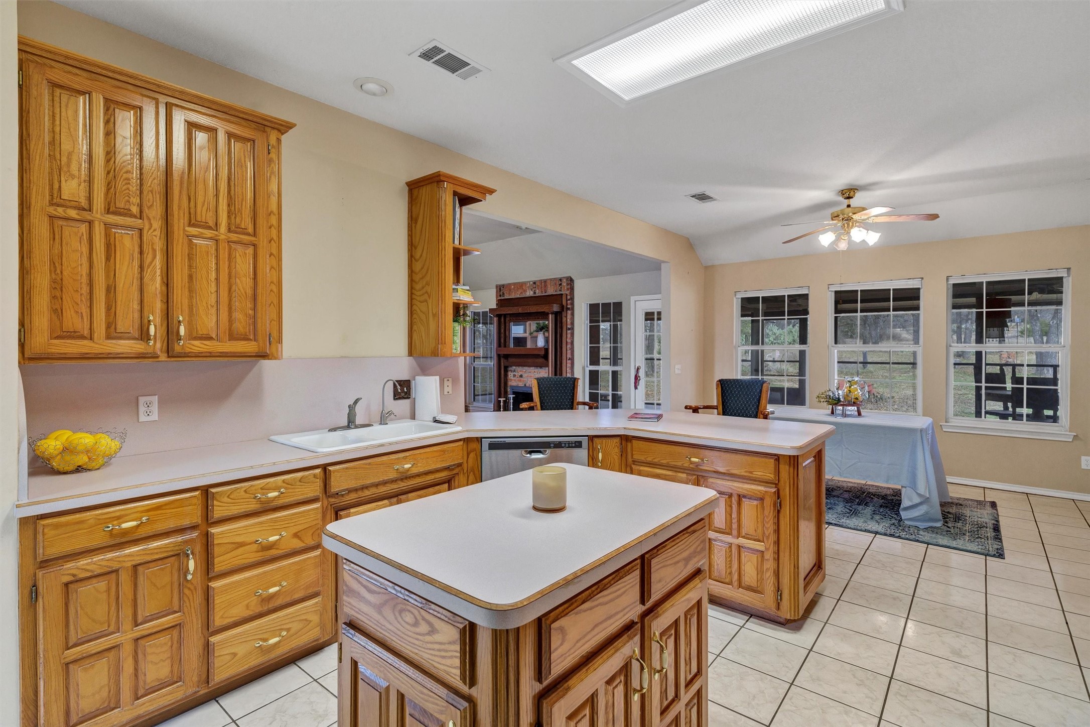 4201 E Bankhead Highway Hudson Oaks TX 76087