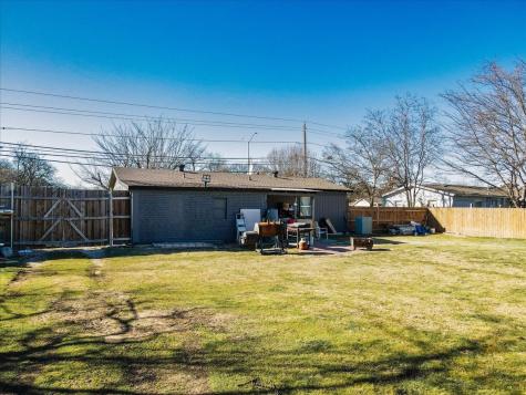 112 N Masters Drive Dallas TX 75217